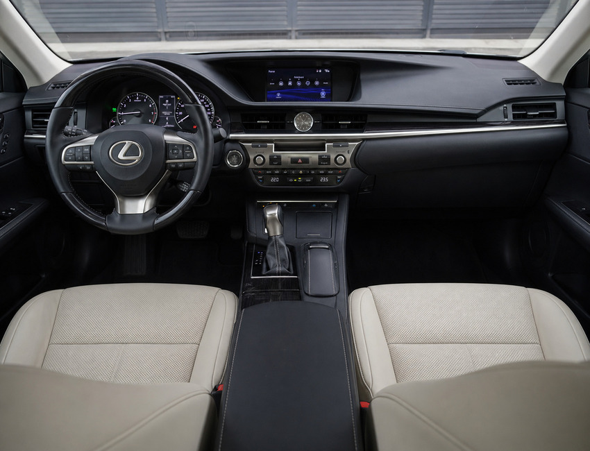 Аренда Lexus ES250